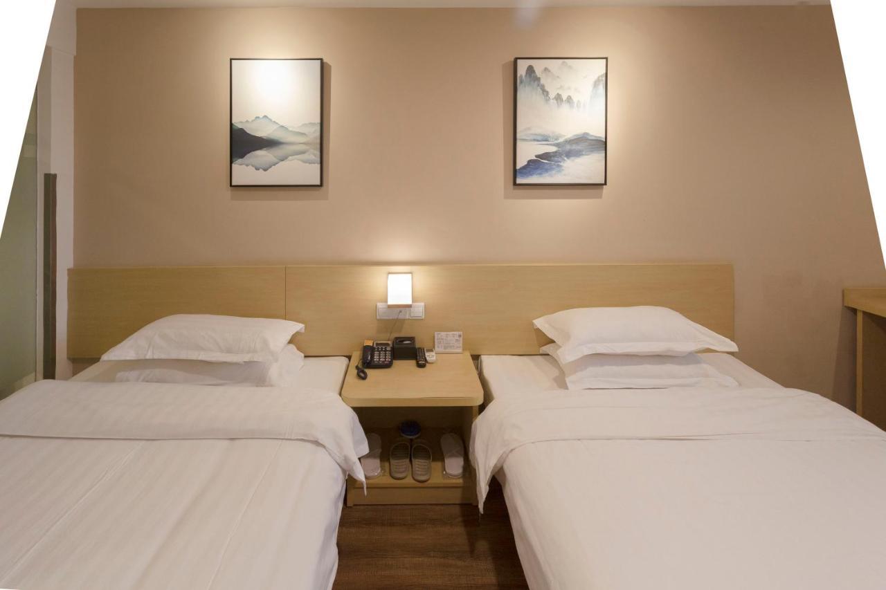 Weijing Express Hotel Changshu Bagian luar foto